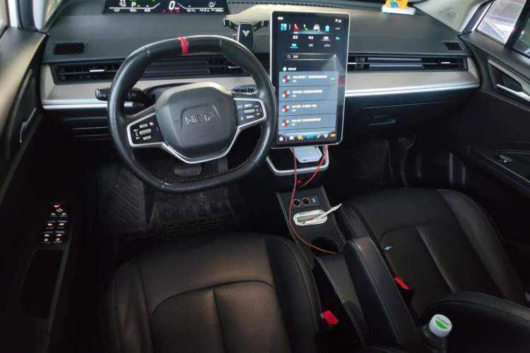 Used NETA V 2021 Long-Range Entertainment Edition Upgrade Model Interior 3