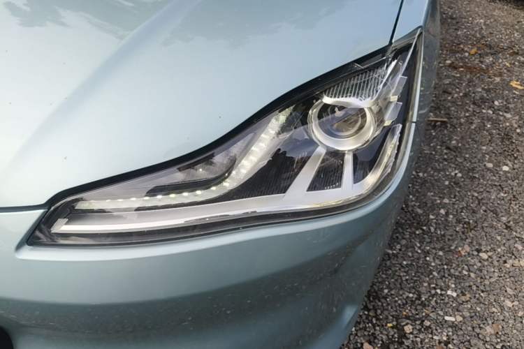 Used NETA V 2021 Standard Range Entertainment Edition Left Front Headlight