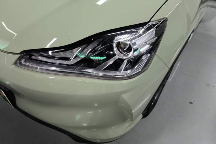 Used NETA V 2021 Standard Range Entertainment Version – Upgraded Model Left Front Headlight