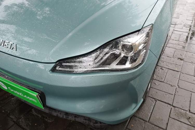 Used NETA V 2021 Standard Range Entertainment Version – Upgraded Model Left Front Headlight