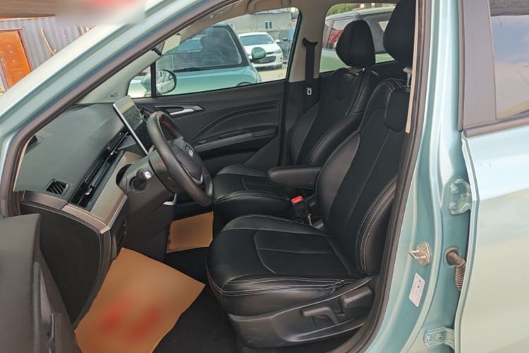 Used NETA V 2021 Standard Range Entertainment Version – Upgraded Model Left Front Seat