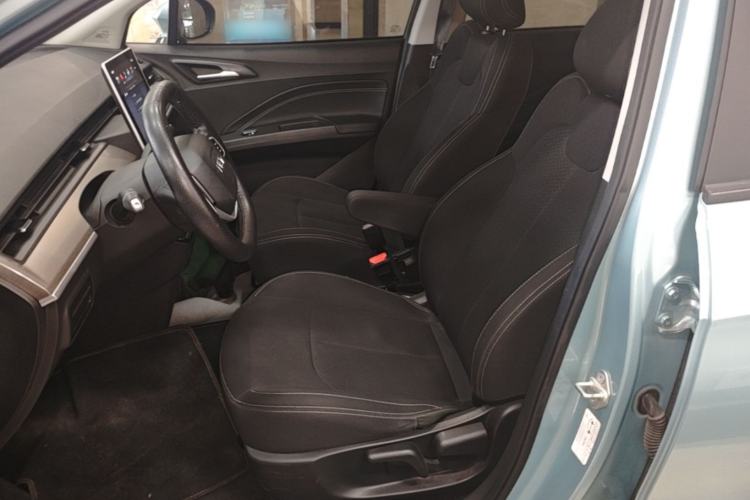 Used NETA V 2021 Standard Range Entertainment Version – Upgraded Model Left Front Seat