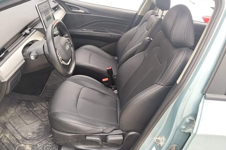Used NETA V 2021 Long-Range Entertainment Edition Left Front Seat