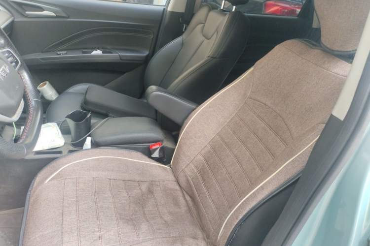 Used NETA V 2021 Long-Range Entertainment Edition Upgrade Model Left Front Seat
