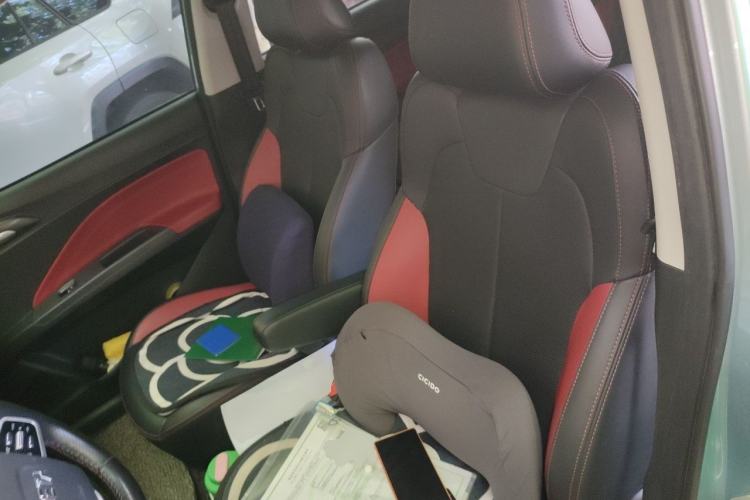 Used NETA V 2021 Standard Range Entertainment Version – Upgraded Model Left Front Seat