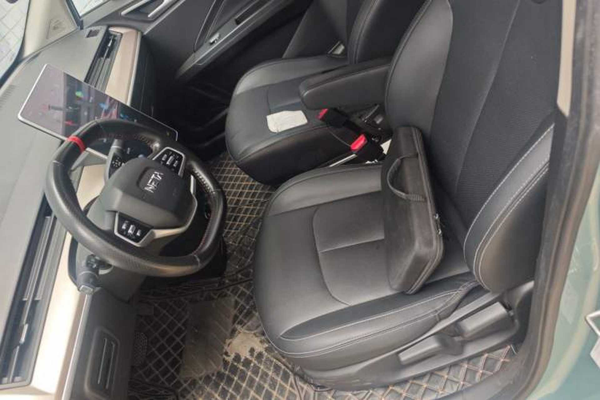 Used NETA V 2021 Long-Range Entertainment Edition Upgrade Model Left Front Seat