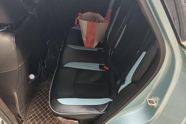 Used NETA V 2021 Standard Range Entertainment Version – Upgraded Model Left Rear Seat