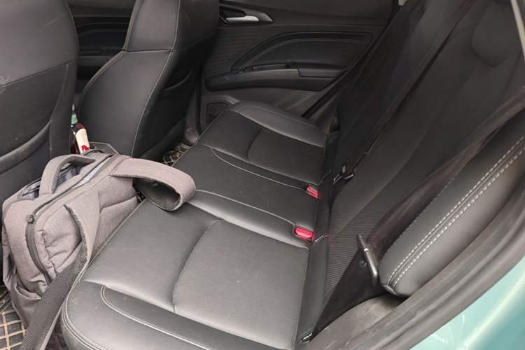 Used NETA V 2021 Long-Range Entertainment Edition Upgrade Model Left Rear Seat