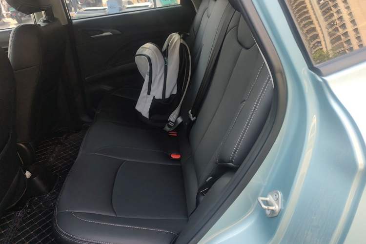 Used NETA V 2021 Standard Range Entertainment Version – Upgraded Model Left Rear Seat