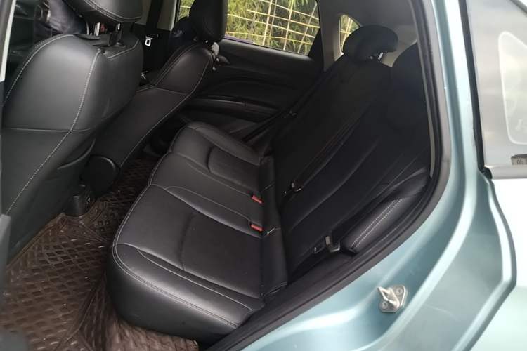 Used NETA V 2021 Long-Range Entertainment Edition Upgrade Model Left Rear Seat