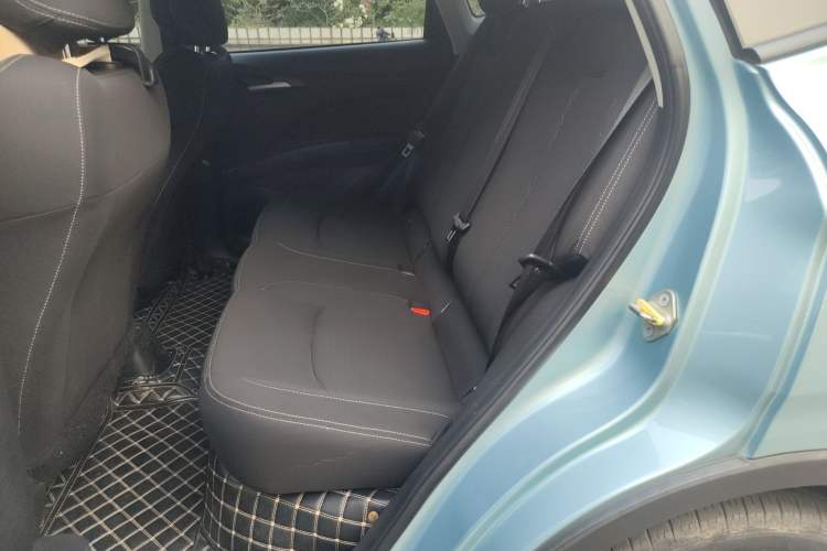Used NETA V 2021 Standard Range Entertainment Version – Upgraded Model Left Rear Seat