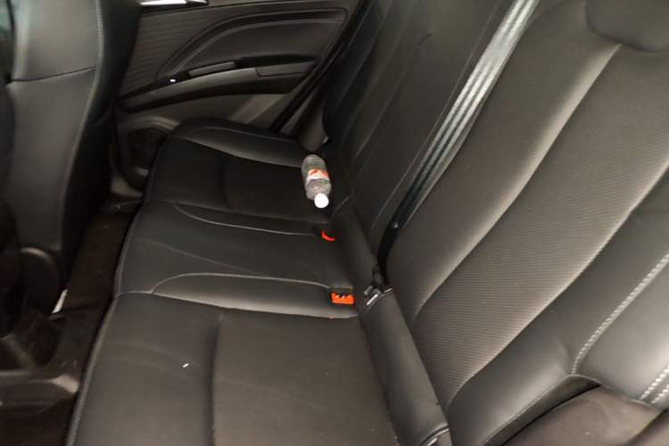 Used NETA V 2021 Standard Range Entertainment Version – Upgraded Model Left Rear Seat