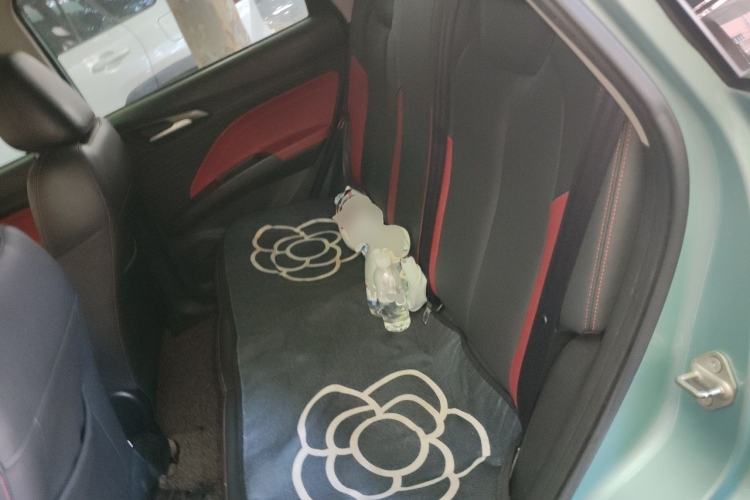 Used NETA V 2021 Standard Range Entertainment Version – Upgraded Model Left Rear Seat