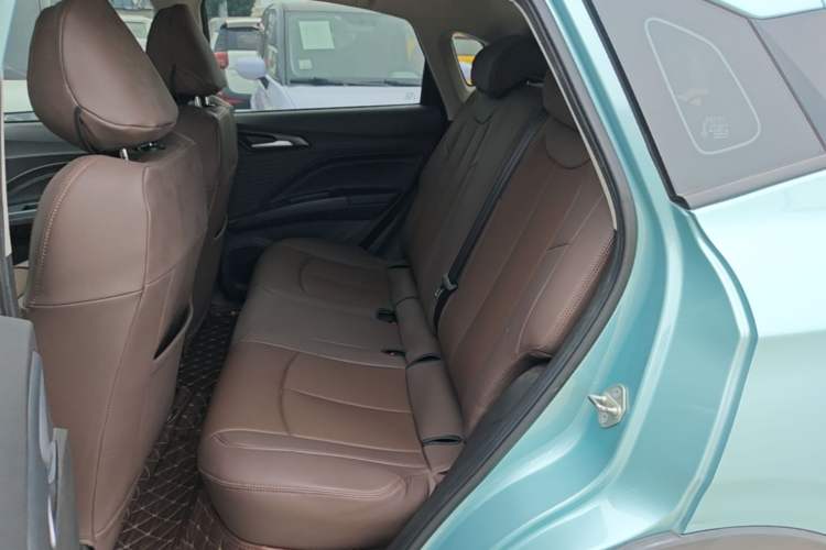 Used NETA V 2021 Standard Range Entertainment Version – Upgraded Model Left Rear Seat