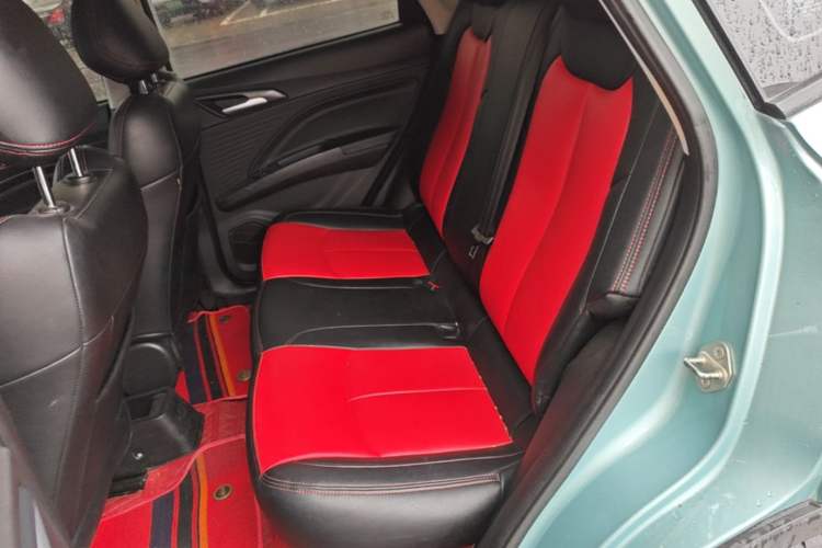 Used NETA V 2021 Standard Range Entertainment Version – Upgraded Model Left Rear Seat