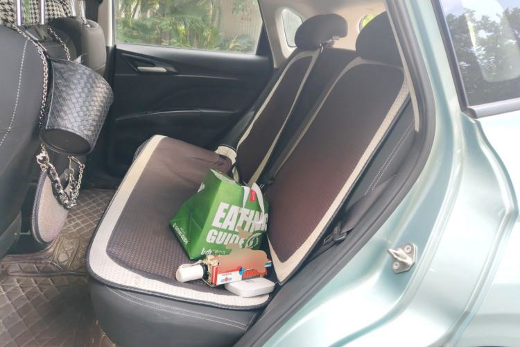 Used NETA V 2021 Standard Range Entertainment Version – Upgraded Model Left Rear Seat