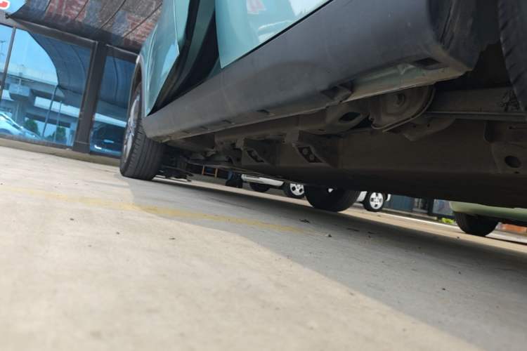 Used NETA V 2021 Standard Range Entertainment Version – Upgraded Model Left Side Sill