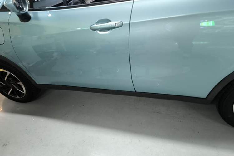Used NETA V 2021 Long-Range Entertainment Edition Upgrade Model Left Side Sill
