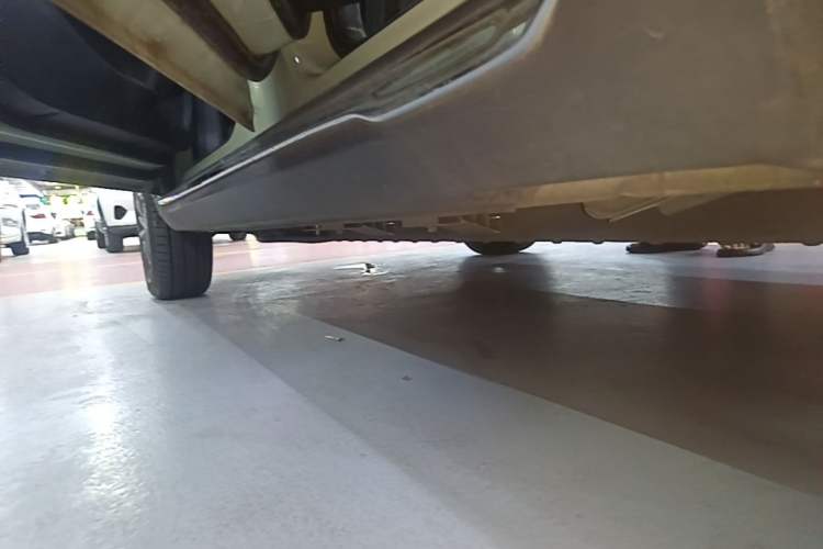 Used NETA V 2021 Standard Range Entertainment Version – Upgraded Model Left Side Sill