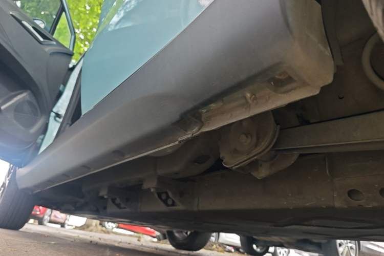 Used NETA V 2021 Long-Range Entertainment Edition Upgrade Model Left Side Sill