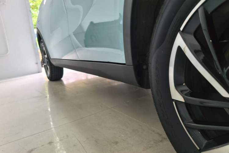 Used NETA V 2021 Long-Range Entertainment Edition Left Side Sill