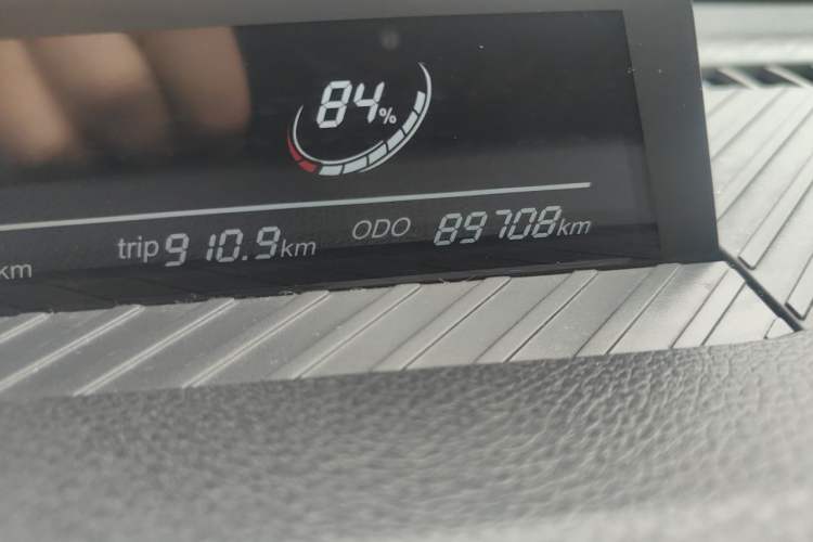 Used NETA V 2021 Standard Range Entertainment Version – Upgraded Model Odometer Close Up
