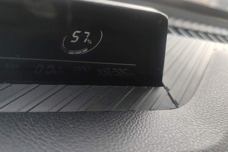 Used NETA V 2021 Standard Range Entertainment Version – Upgraded Model Odometer Close Up
