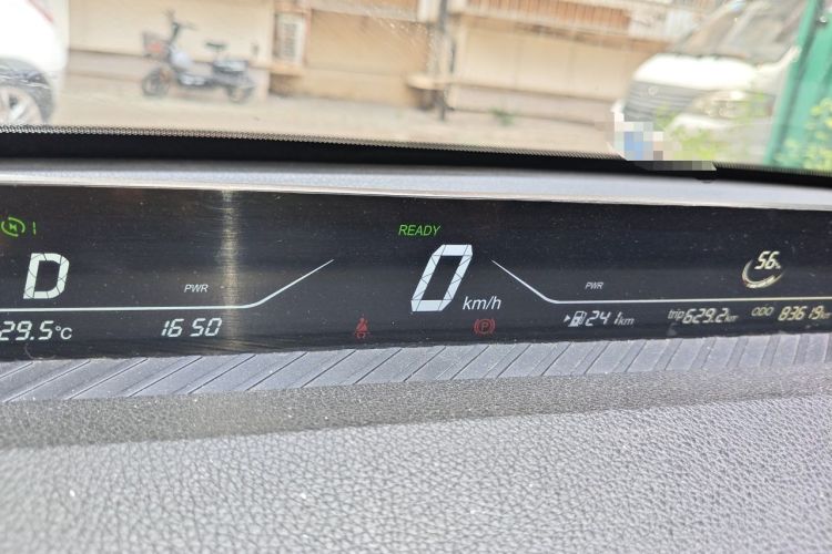 Used NETA V 2021 Long-Range Entertainment Edition Upgrade Model Odometer Close Up