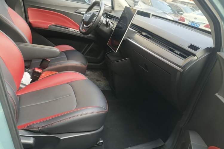Used NETA V 2021 Standard Range Entertainment Edition Right Front Seat