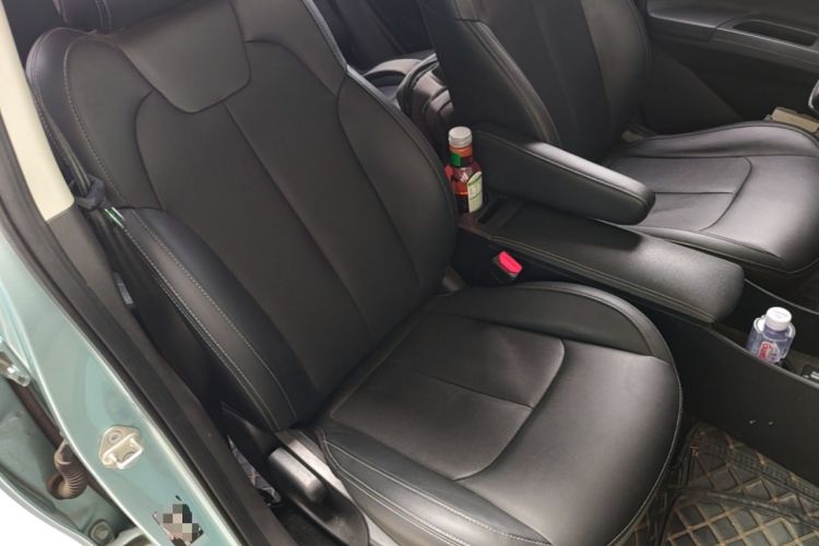 Used NETA V 2021 Long-Range Entertainment Edition Upgrade Model Right Front Seat