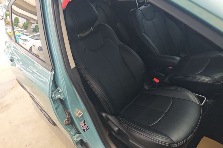 Used NETA V 2021 Standard Range Entertainment Version – Upgraded Model Right Front Seat
