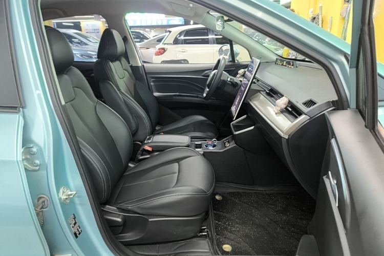 Used NETA V 2021 Long-Range Entertainment Edition Upgrade Model Right Front Seat