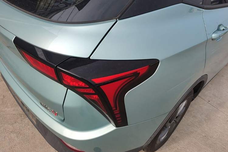 Used NETA V 2021 Standard Range Entertainment Version – Upgraded Model Right Rear Taillight