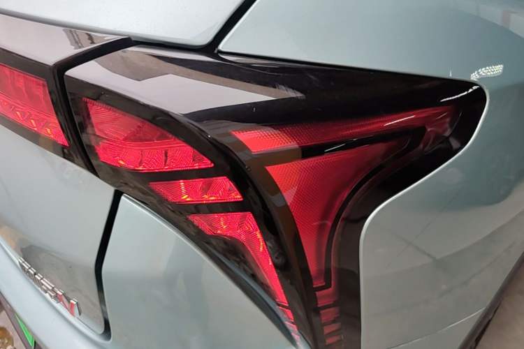 Used NETA V 2021 Long-Range Entertainment Edition Upgrade Model Right Rear Taillight