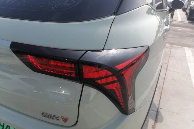 Used NETA V 2021 Long-Range Entertainment Edition Upgrade Model Right Rear Taillight