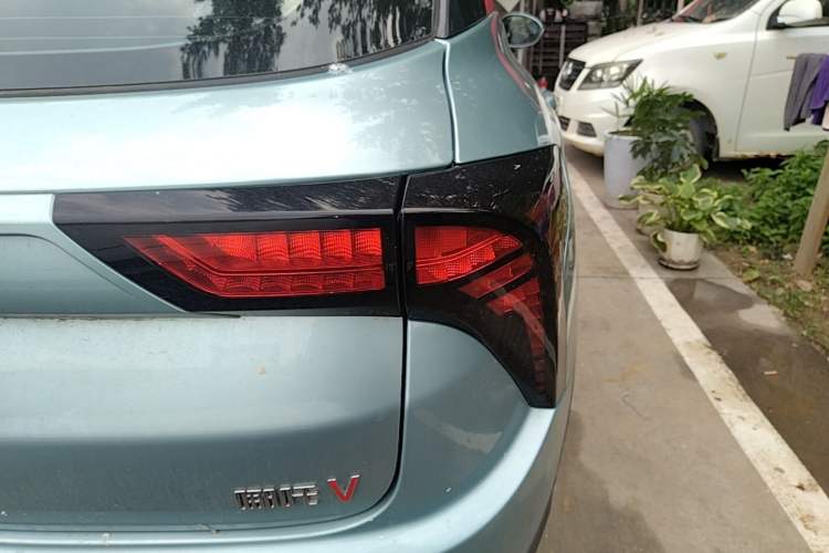 Used NETA V 2021 Long-Range Entertainment Edition Upgrade Model Right Rear Taillight