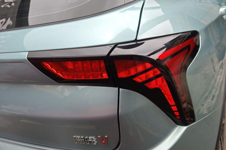 Used NETA V 2021 Long-Range Entertainment Edition Upgrade Model Right Rear Taillight