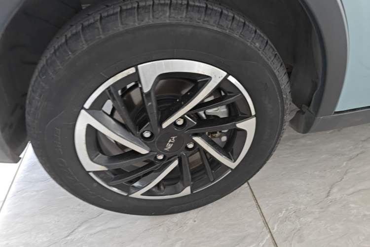 Used NETA V 2021 Long-Range Entertainment Edition Upgrade Model Right Rear Wheel Hub