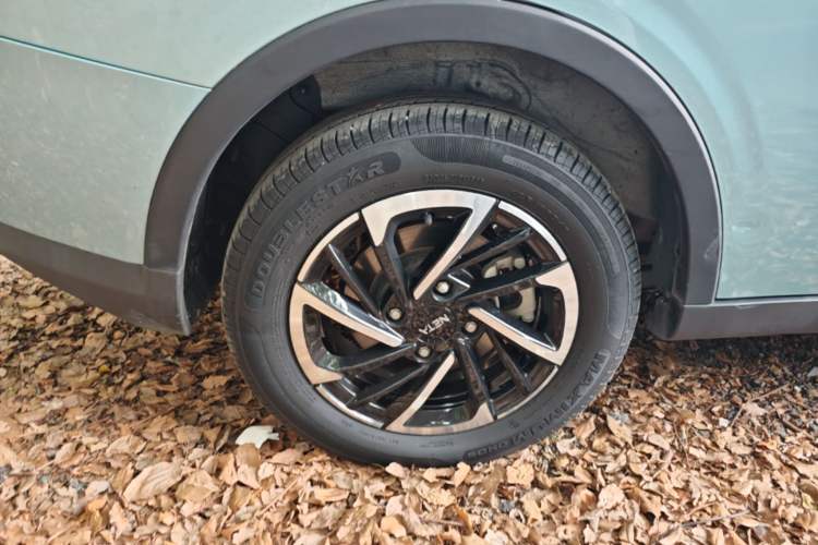 Used NETA V 2021 Long-Range Entertainment Edition Upgrade Model Right Rear Wheel Hub