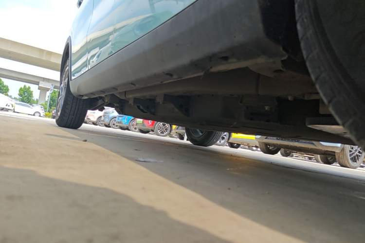 Used NETA V 2021 Standard Range Entertainment Version – Upgraded Model Right Side Sill