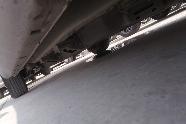 Used NETA V 2021 Long-Range Entertainment Edition Upgrade Model Right Side Sill