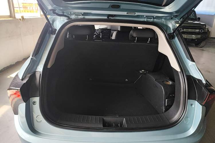Used NETA V 2021 Long-Range Entertainment Edition Upgrade Model Trunk