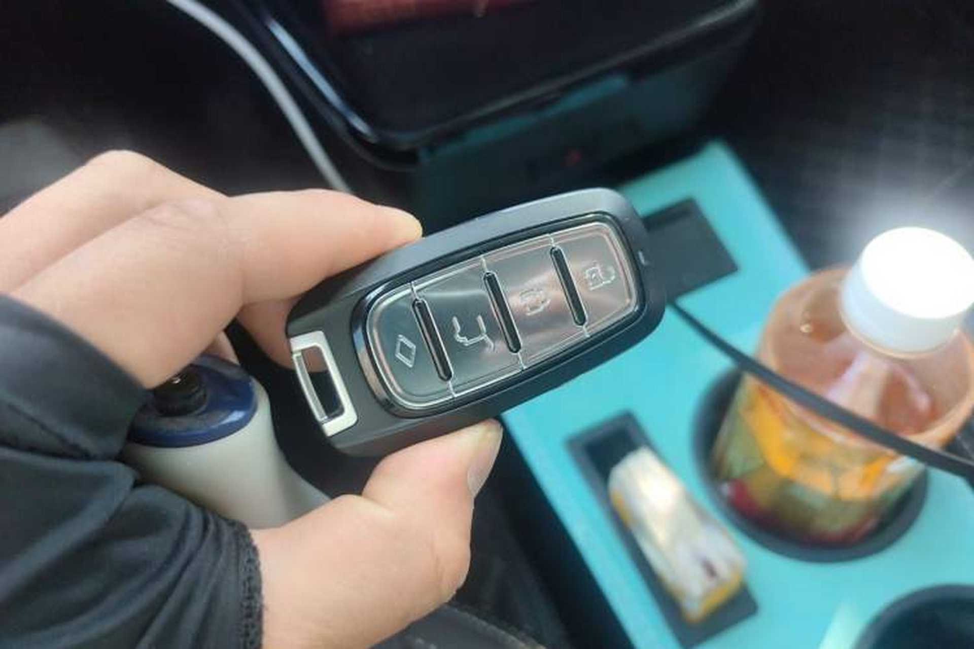 Used NETA V 2021 Standard Range Entertainment Version – Upgraded Model Vehicle Key