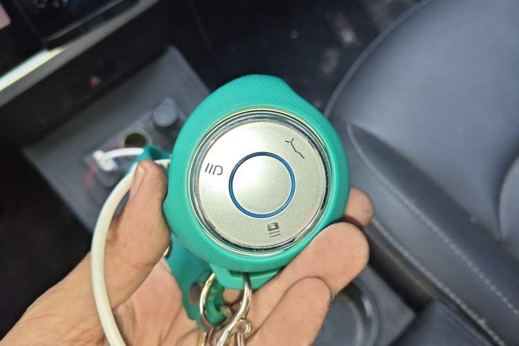 Used NETA V 2021 Long-Range Entertainment Edition Upgrade Model Vehicle Key