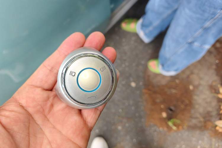 Used NETA V 2021 Standard Range Entertainment Version – Upgraded Model Vehicle Key