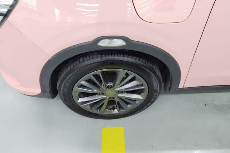 Used NETA V 2021 Witch Edition Left Front Wheel Hub