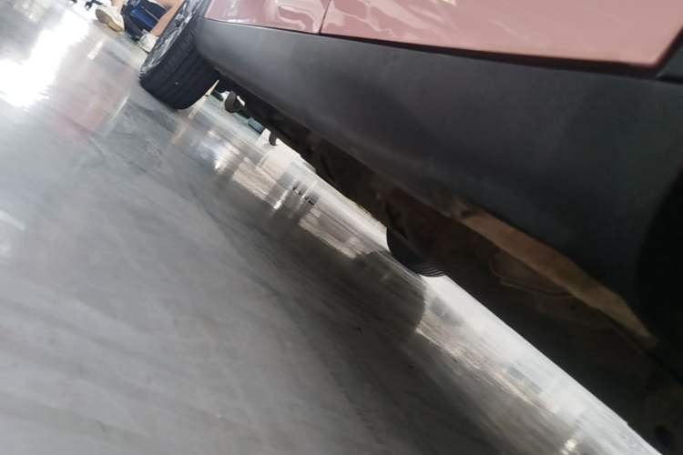 Used NETA V 2021 Long-Range Entertainment Edition Upgrade Model Left Side Sill