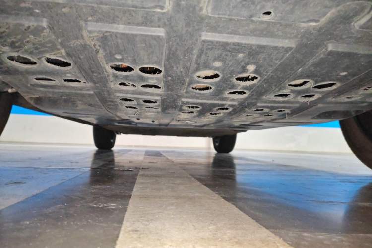 Used NETA V 2021 Standard Range Entertainment Version – Upgraded Model Chassis Front