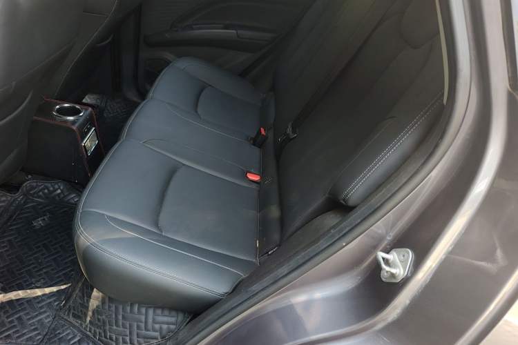 Used NETA V 2021 Long-Range Entertainment Edition Upgrade Model Left Rear Seat
