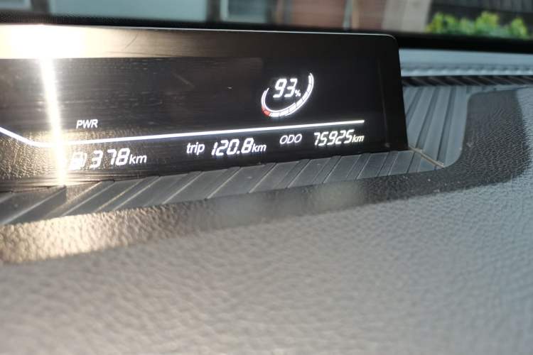 Used NETA V 2021 Long-Range Entertainment Edition Upgrade Model Odometer Close Up